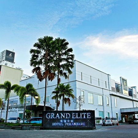 Grand Elite Hotel Pekanbaru Exterior foto
